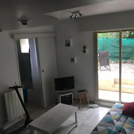 Studio Avec Jardin Privatif A Cros-de-cagnes Apartman